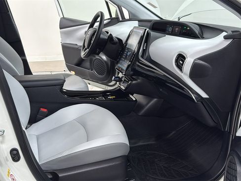 Used 2020 Toyota Prius Prime Limited image 18