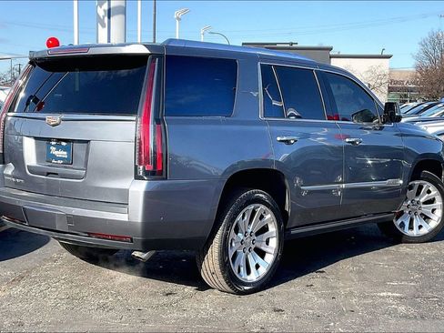 Used 2019 Cadillac Escalade Platinum image 11