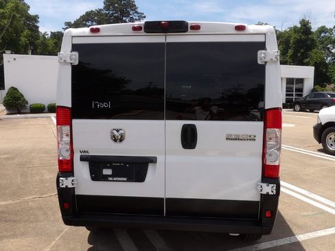 Used 2025 RAM ProMaster 2500 w/ U-Haul Equipment Group FWD image 3