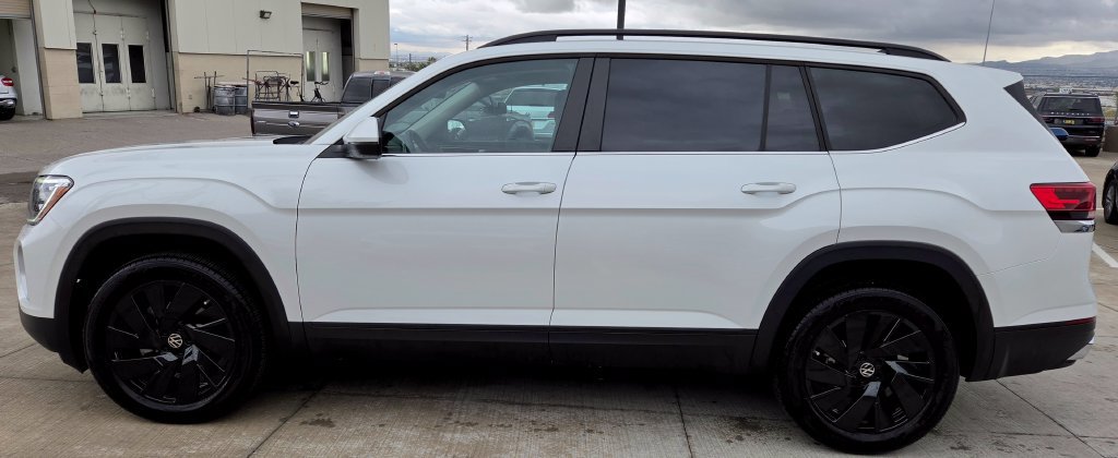 Certified 2026 Volkswagen Atlas SE FWD image 6