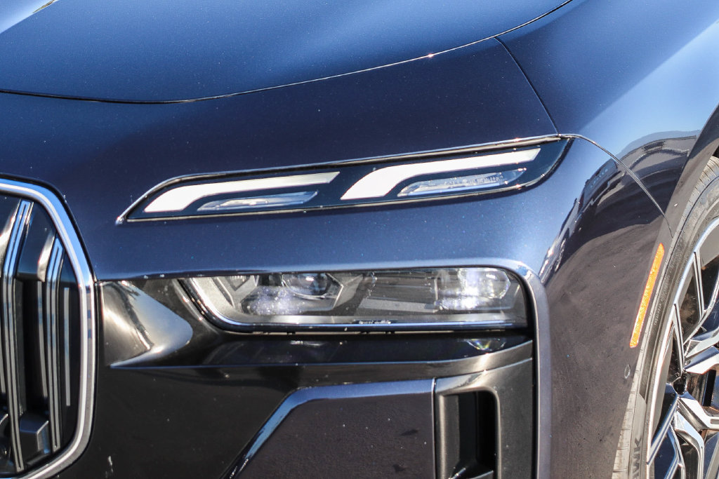 Used 2024 BMW 740i RWD image 5