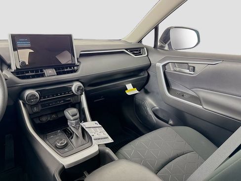 Used 2025 Toyota RAV4 XLE w/ Convenience Package image 16