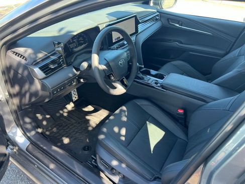 Used 2026 Toyota Camry XLE AWD/4WD image 12