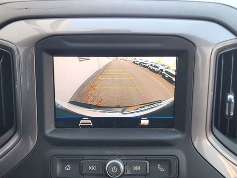 Used 2022 Chevrolet Silverado 2500 Custom w/ Custom Value Package image 15