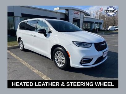 Used 2024 Chrysler Pacifica Touring-L
