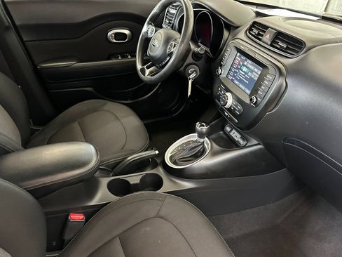 Used 2019 Kia Soul + FWD image 17