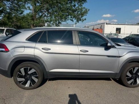 Used 2024 Volkswagen Atlas Cross Sport SE AWD/4WD image 9