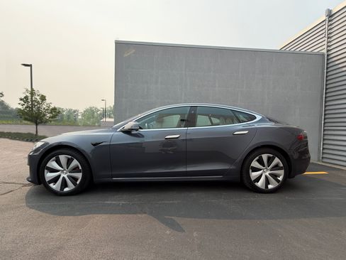 Used 2020 Tesla Model S Performance AWD/4WD image 2