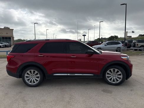 Used 2022 Ford Explorer Limited w/ Equipment Group 301A image 17