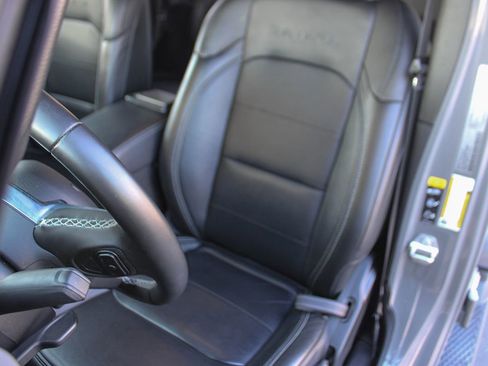 Used 2022 Jeep Wrangler Unlimited Sahara image 16