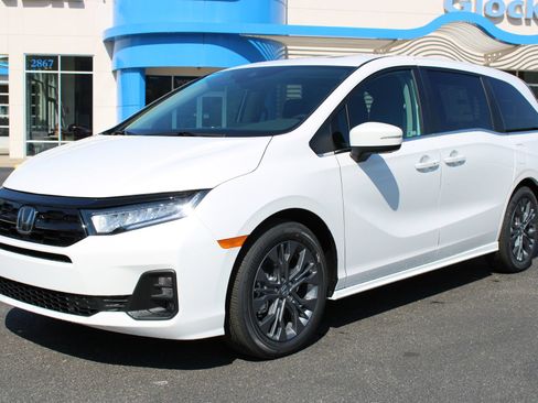 New 2026 Honda Odyssey Touring image 2