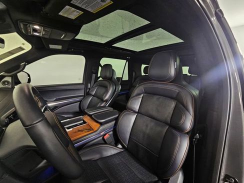 New 2025 Lincoln Navigator L Black Label image 21