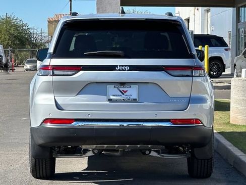 New 2025 Jeep Grand Cherokee Laredo w/ MOPAR Finishing Package image 7