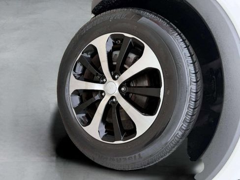 Used 2017 Kia Sorento EX w/ EX Premium Package image 9