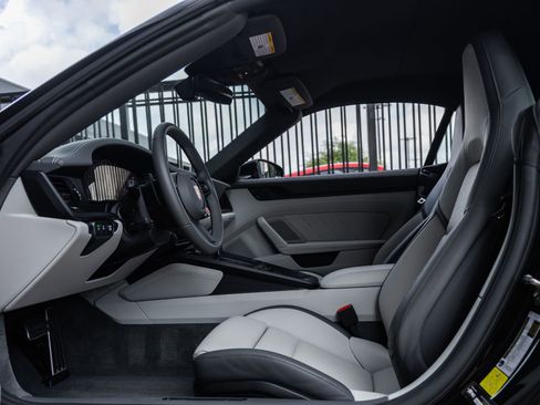 Certified 2026 Porsche 911 Carrera GTS RWD image 25