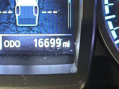 Used 2022 Toyota Tacoma TRD Off-Road image 18