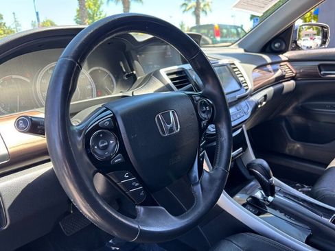 Used 2016 Honda Accord Touring image 13