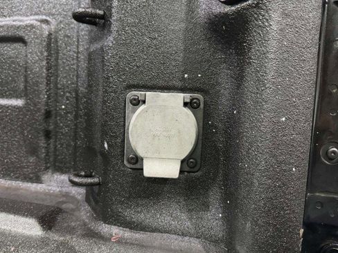 Used 2022 GMC Sierra 3500 Denali w/ Denali Ultimate Package image 38