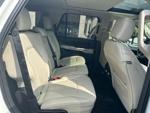 Used 2020 Ford Expedition Platinum AWD/4WD image 32