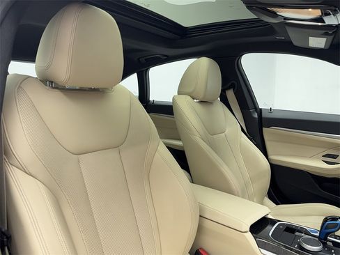 Used 2022 BMW i4 eDrive40 w/ Premium Package image 48