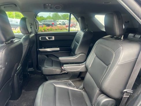 Used 2023 Ford Explorer XLT w/ Equipment Group 202A AWD/4WD image 13
