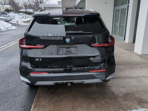 Used 2025 BMW X1 xDrive28i w/ Technology Package image 4