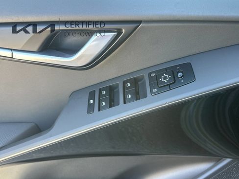 Certified 2023 Kia Niro Wind FWD image 12