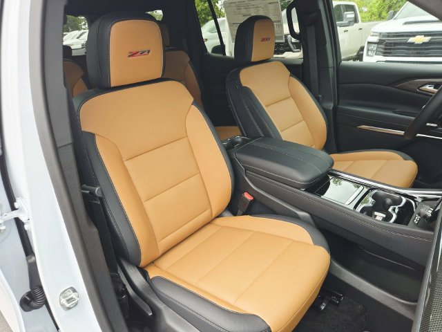 New 2027 Chevrolet Traverse Z71 w/ Driver Confidence Package AWD/4WD image 18