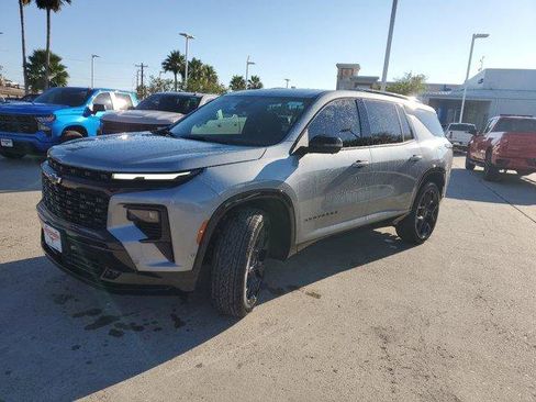New 2026 Chevrolet Traverse RS w/ LPO, Floor Liner Package image 3