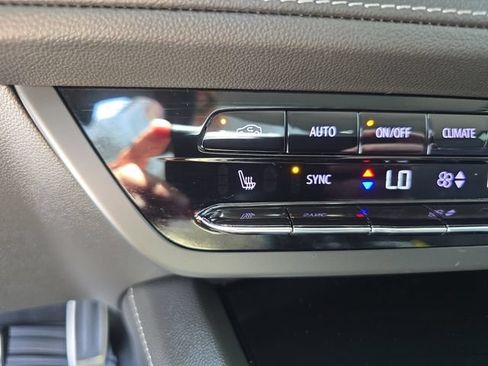 Certified 2022 Buick Envision Preferred FWD image 21