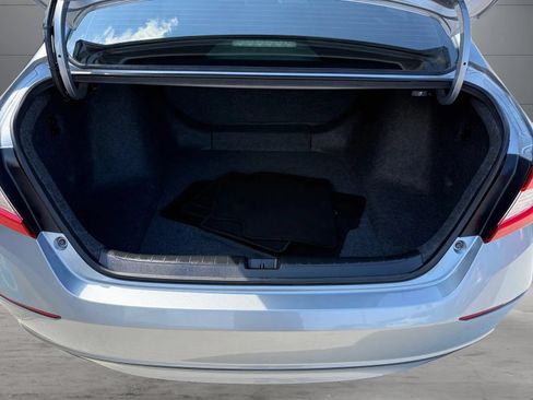Used 2019 Honda Accord LX image 10