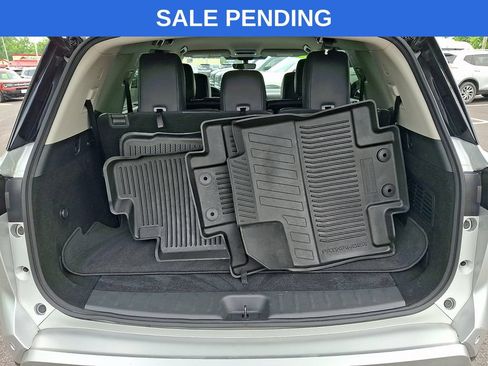 Used 2023 Nissan Pathfinder SL AWD/4WD image 30