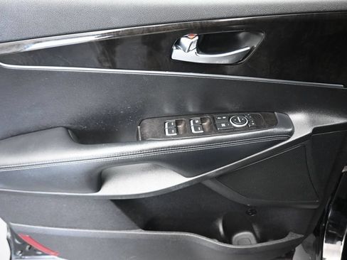 Used 2017 Kia Sorento AWD image 10