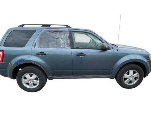 Used 2011 Ford Escape XLT w/ 201A Rapid Spec Order Code FWD image 7
