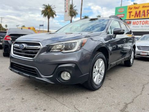Used 2018 Subaru Outback 2.5i Premium image 11