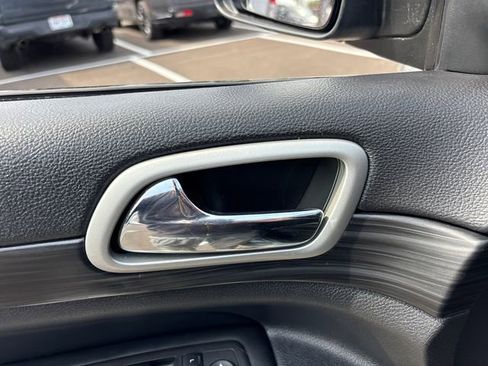 Used 2022 Jeep Grand Cherokee Laredo X image 16