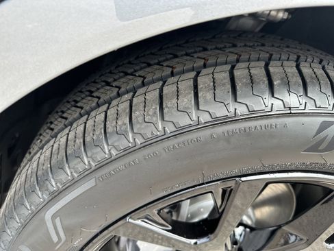 Certified 2025 BMW X7 xDrive40i w/ Premium Package image 12