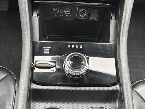 Used 2023 Jeep Grand Cherokee L Limited AWD/4WD image 11