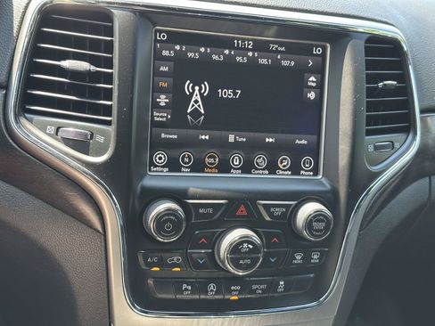 Used 2018 Jeep Grand Cherokee Altitude AWD/4WD image 25