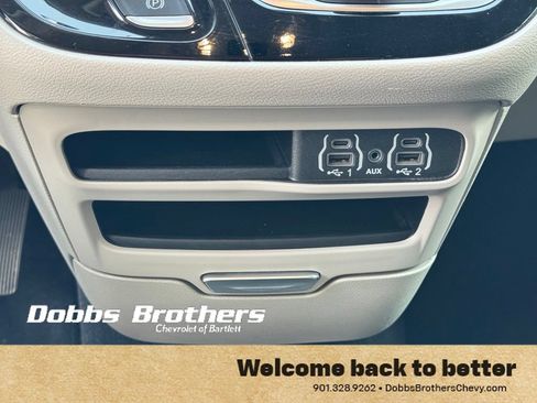Used 2024 Chrysler Pacifica Touring-L FWD image 28
