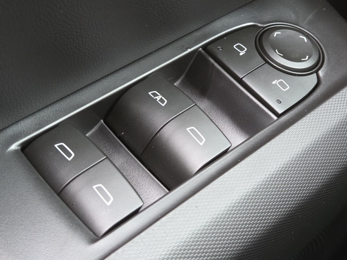 New 2026 Chevrolet Colorado Trail Boss AWD/4WD image 33