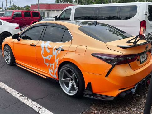 Used 2021 Toyota Camry SE image 5