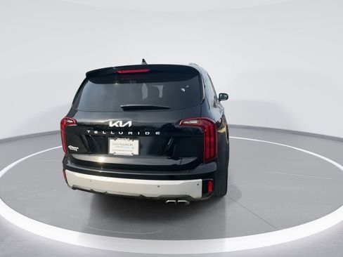 Used 2024 Kia Telluride S image 7
