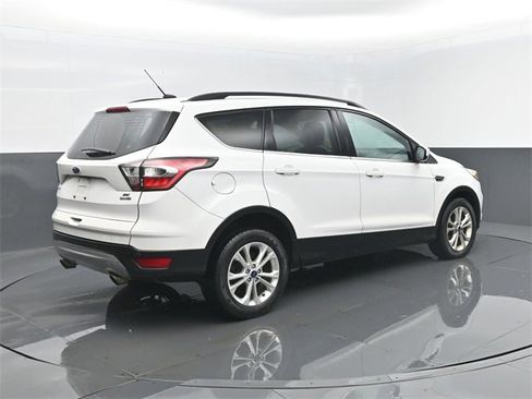 Used 2017 Ford Escape SE w/ Equipment Group 201A image 19