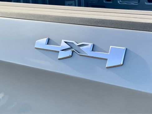 New 2026 GMC Sierra 1500 SLE image 24