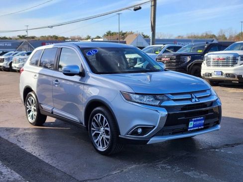 Used 2016 Mitsubishi Outlander SE AWD/4WD image 7