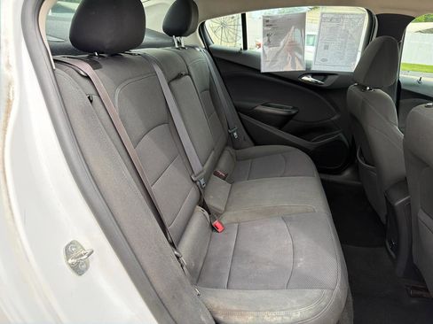 Used 2017 Chevrolet Cruze LT FWD image 22