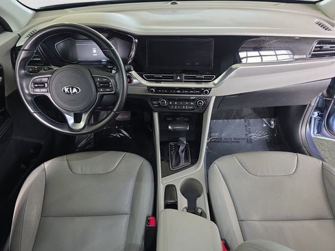 Used 2020 Kia Niro Touring image 9