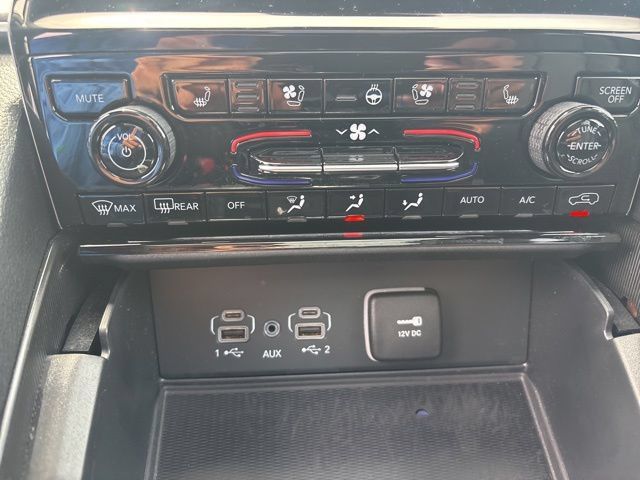 Used 2025 Jeep Grand Cherokee L Limited w/ Luxury Tech Group II AWD/4WD image 35