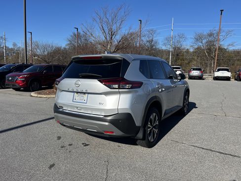Certified 2023 Nissan Rogue SV image 5